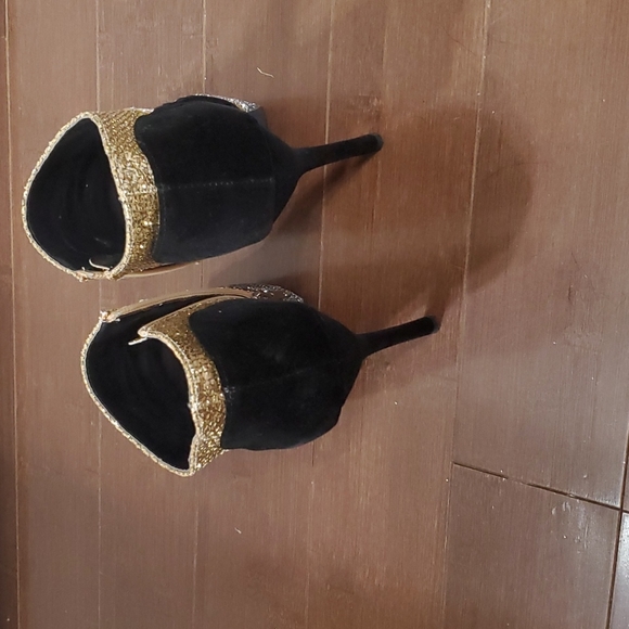 Booties - Picture 4 of 5